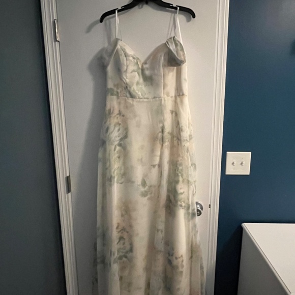 Jenny Yoo Priya Print Dress in Vintage Floral Ivory Sage - Picture 3 of 5